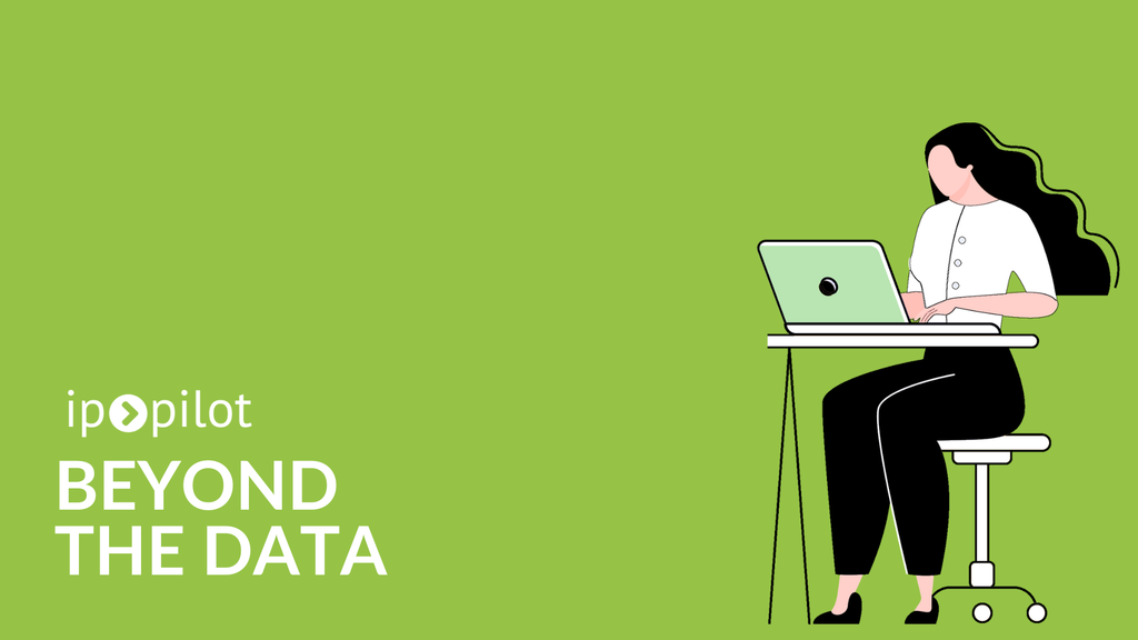 Banner der IP Pilot Artikelreihe Beyond the Data, mit einer Frau am Laptop vor grünem Hintergrund